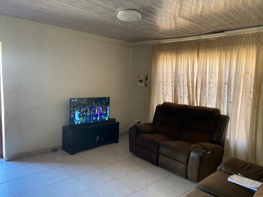 3 Bedroom Property for Sale in Rustenburg North North West